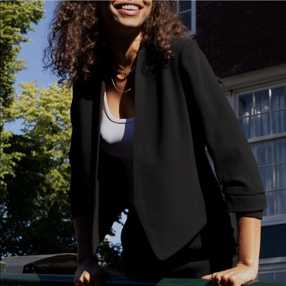 ARITZIA BABATON Power Hip Crop Blazer Black Short Open Jacket Size 12 - Picture 3 of 14